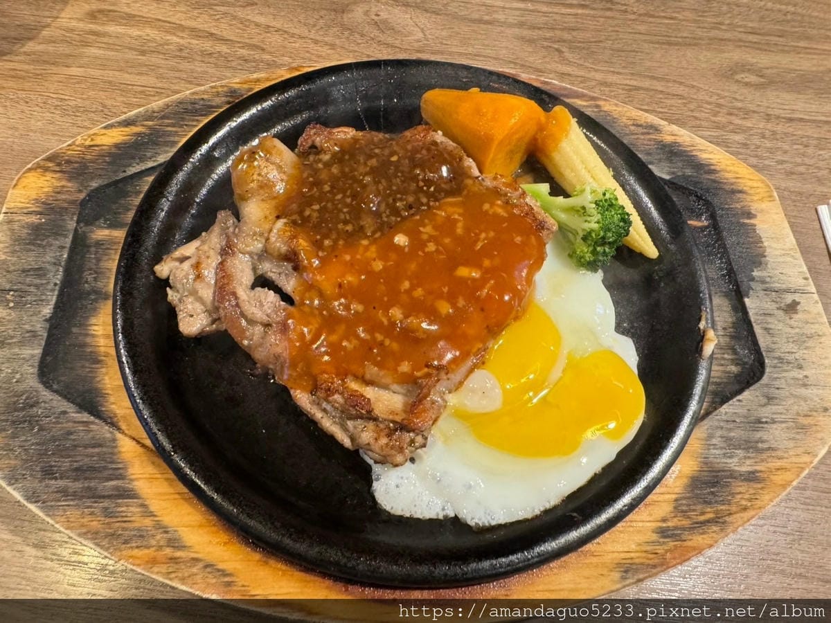 食記-新北市蘆洲區人从众厚切牛排館(蘆洲長榮店)平價自