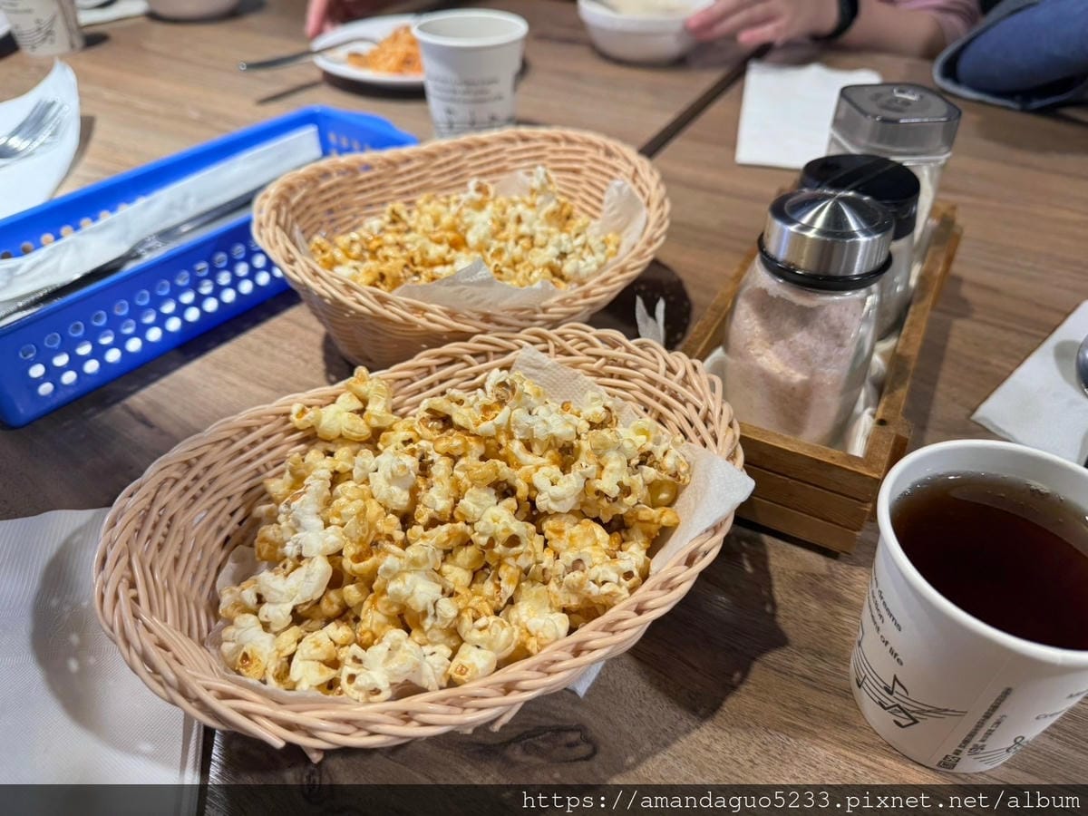 食記-新北市蘆洲區人从众厚切牛排館(蘆洲長榮店)平價自