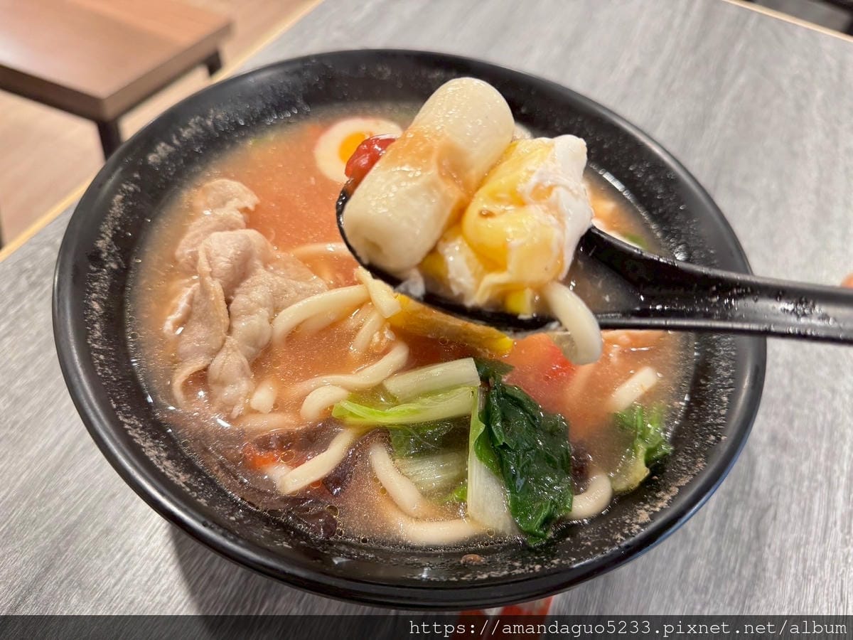 食記- 台北市中山區伊府軒鍋燒專賣店中山站百元鍋燒麵店