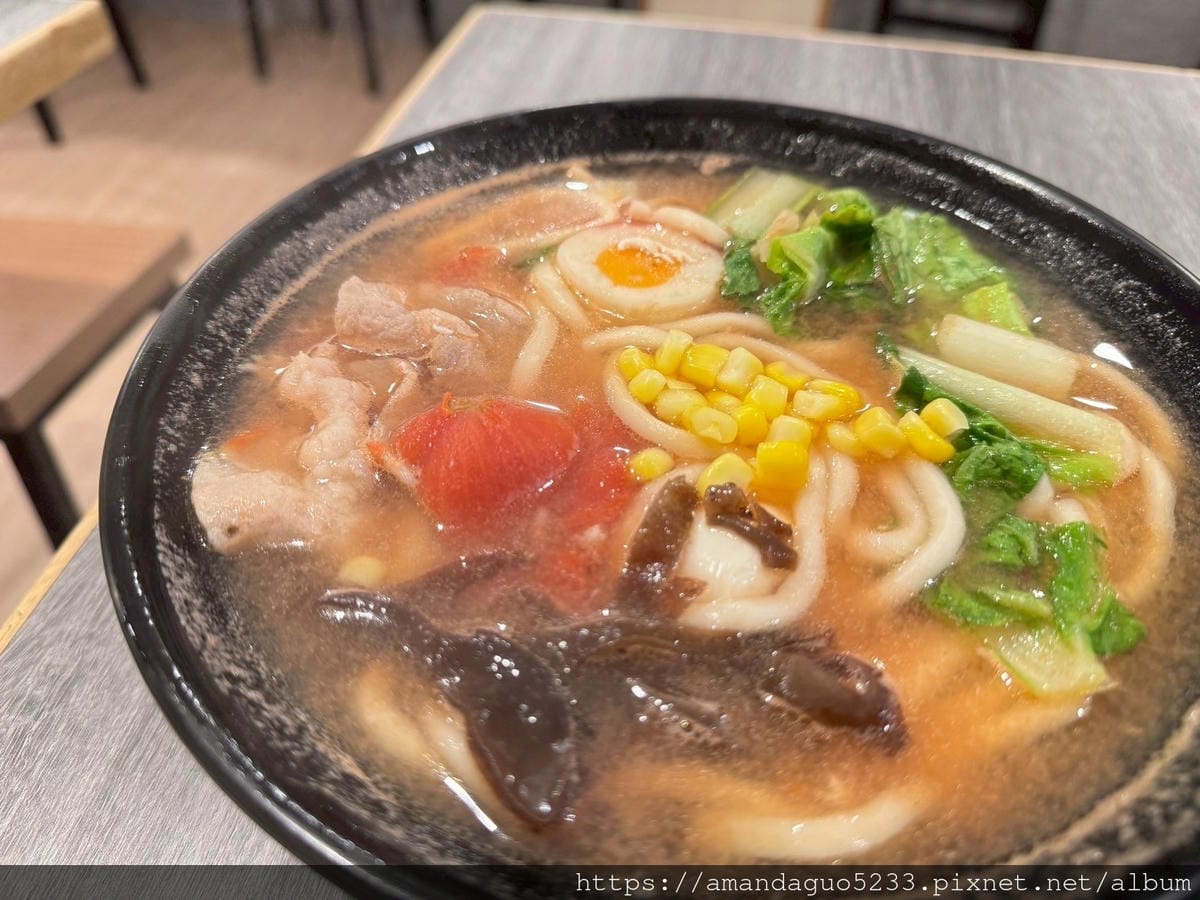 食記- 台北市中山區伊府軒鍋燒專賣店中山站百元鍋燒麵店