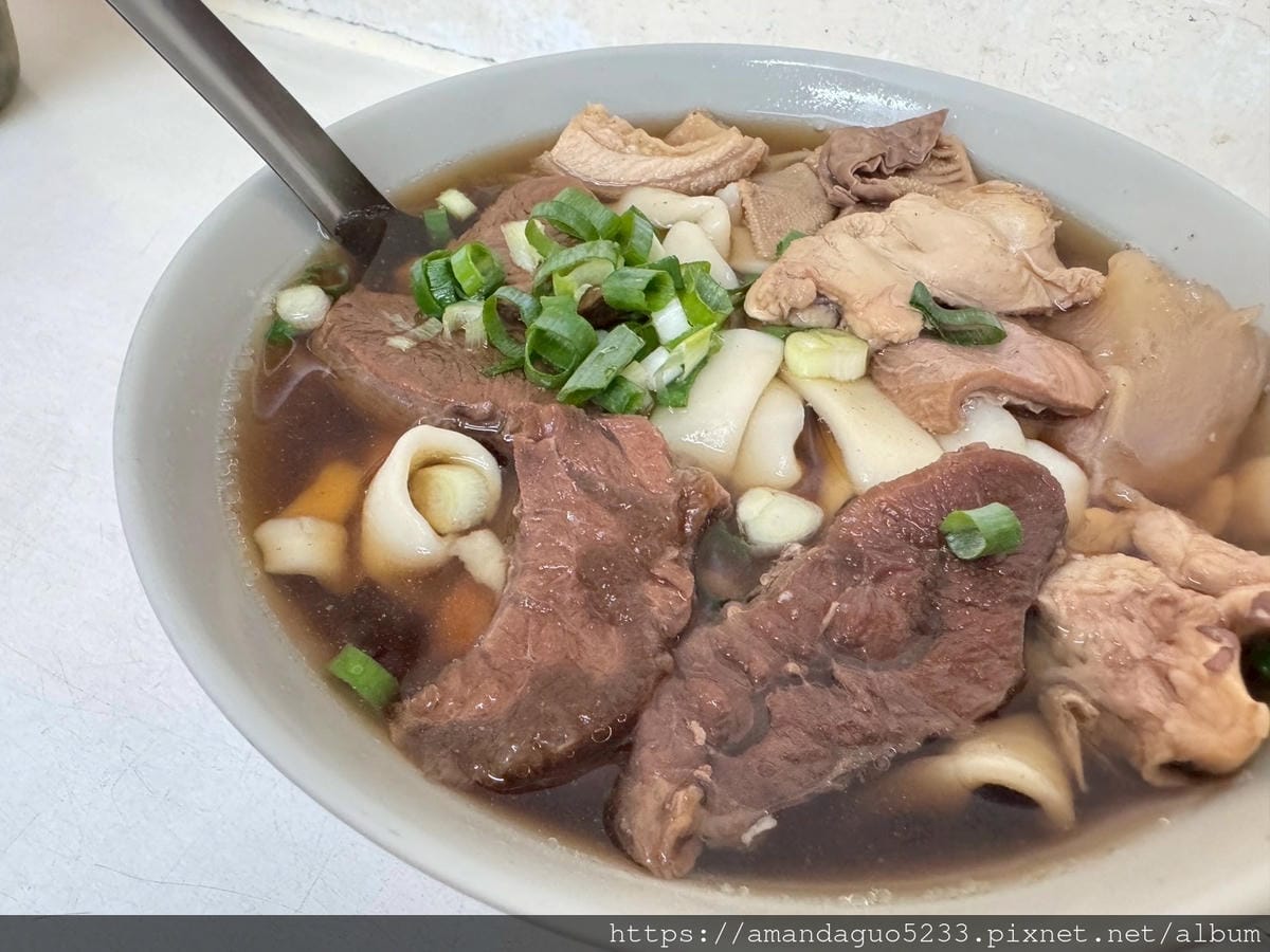 食記-台北市萬華區建宏牛肉麵從早餐吃到宵夜的百元牛肉麵 食記-台北市萬華區建宏牛肉麵從早餐吃到宵夜的百元牛肉麵