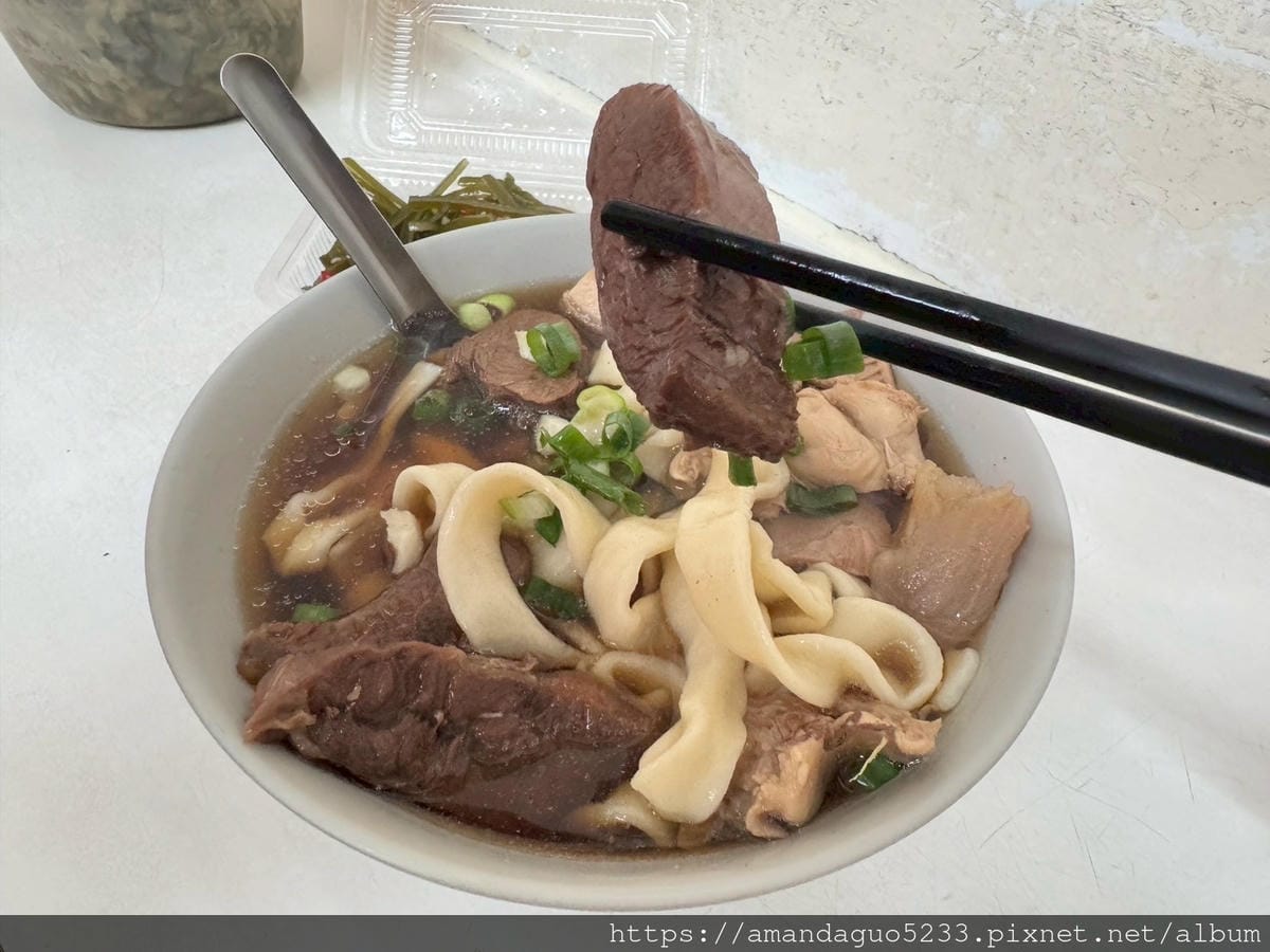 食記-台北市萬華區建宏牛肉麵從早餐吃到宵夜的百元牛肉麵 食記-台北市萬華區建宏牛肉麵從早餐吃到宵夜的百元牛肉麵
