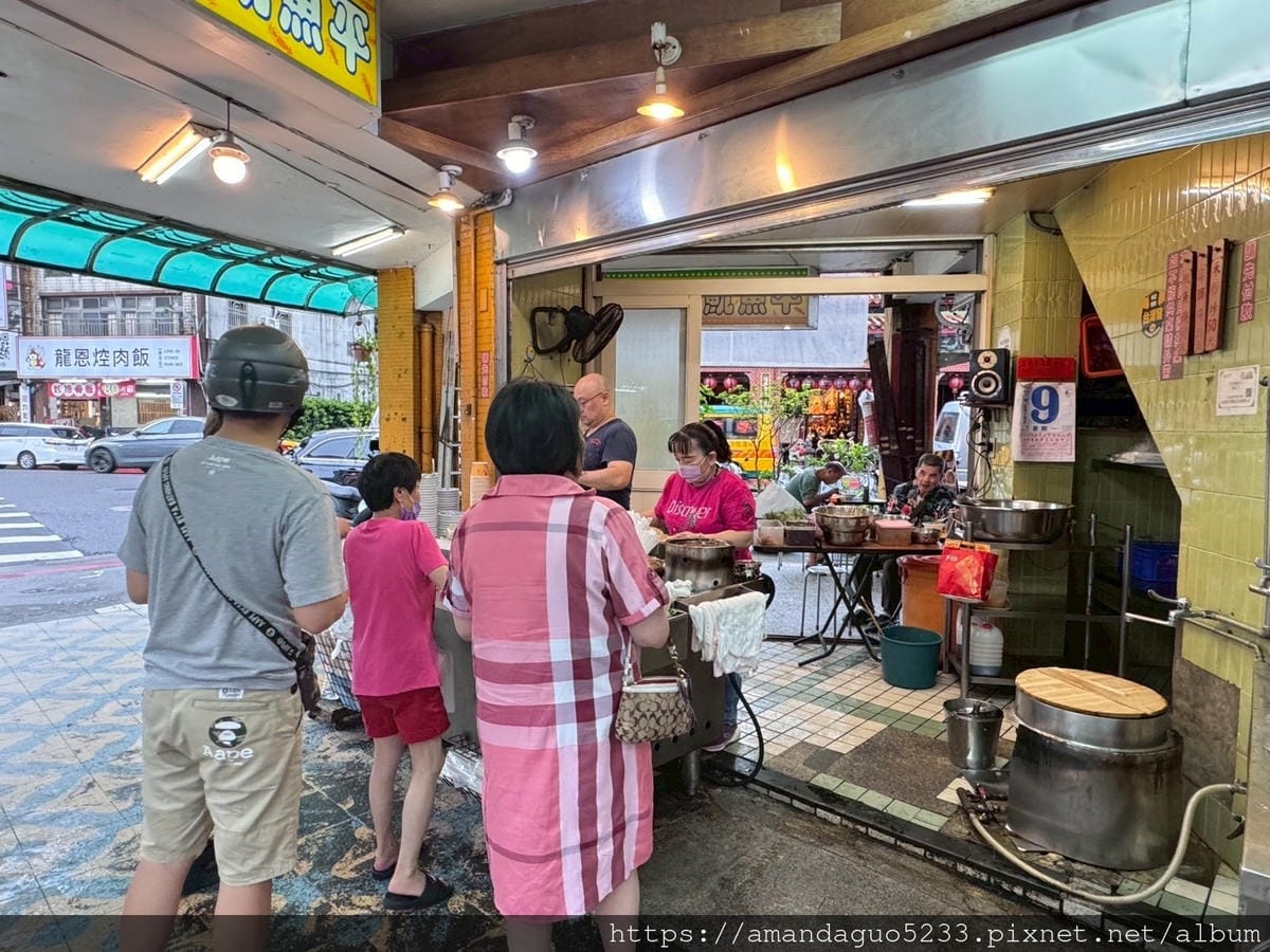 食記-台北市萬華區正老牌魷魚平西門町老字號魷魚羹,老客