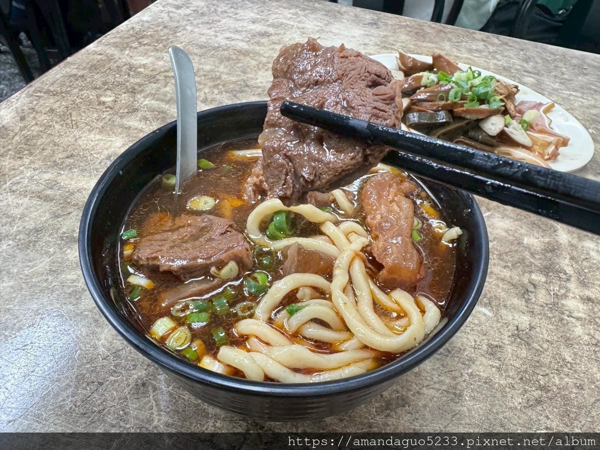 食記-台北市萬華區元之寶拉麵湯餃館西門町巷弄內40年人