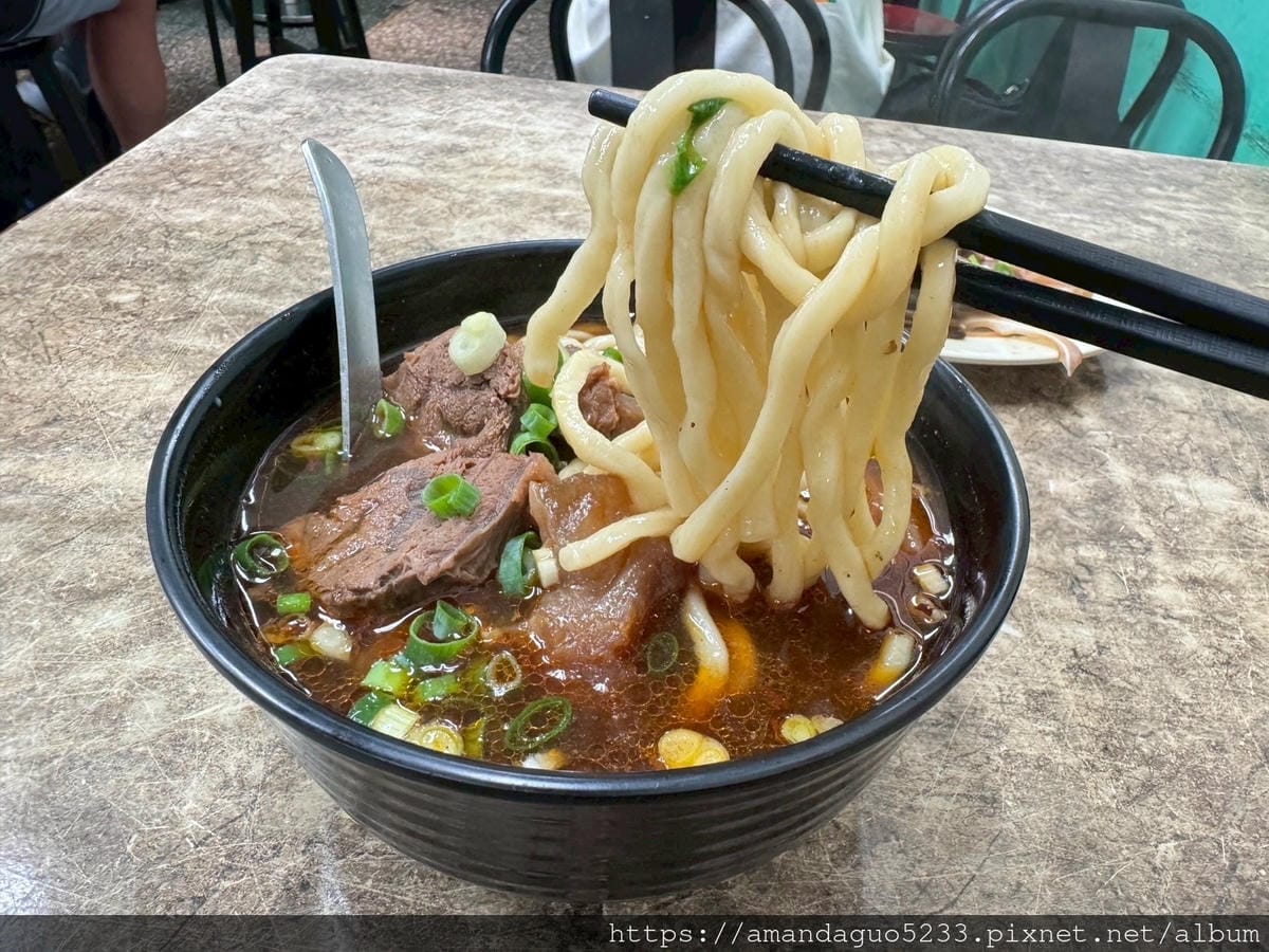 食記-台北市萬華區元之寶拉麵湯餃館西門町巷弄內40年人