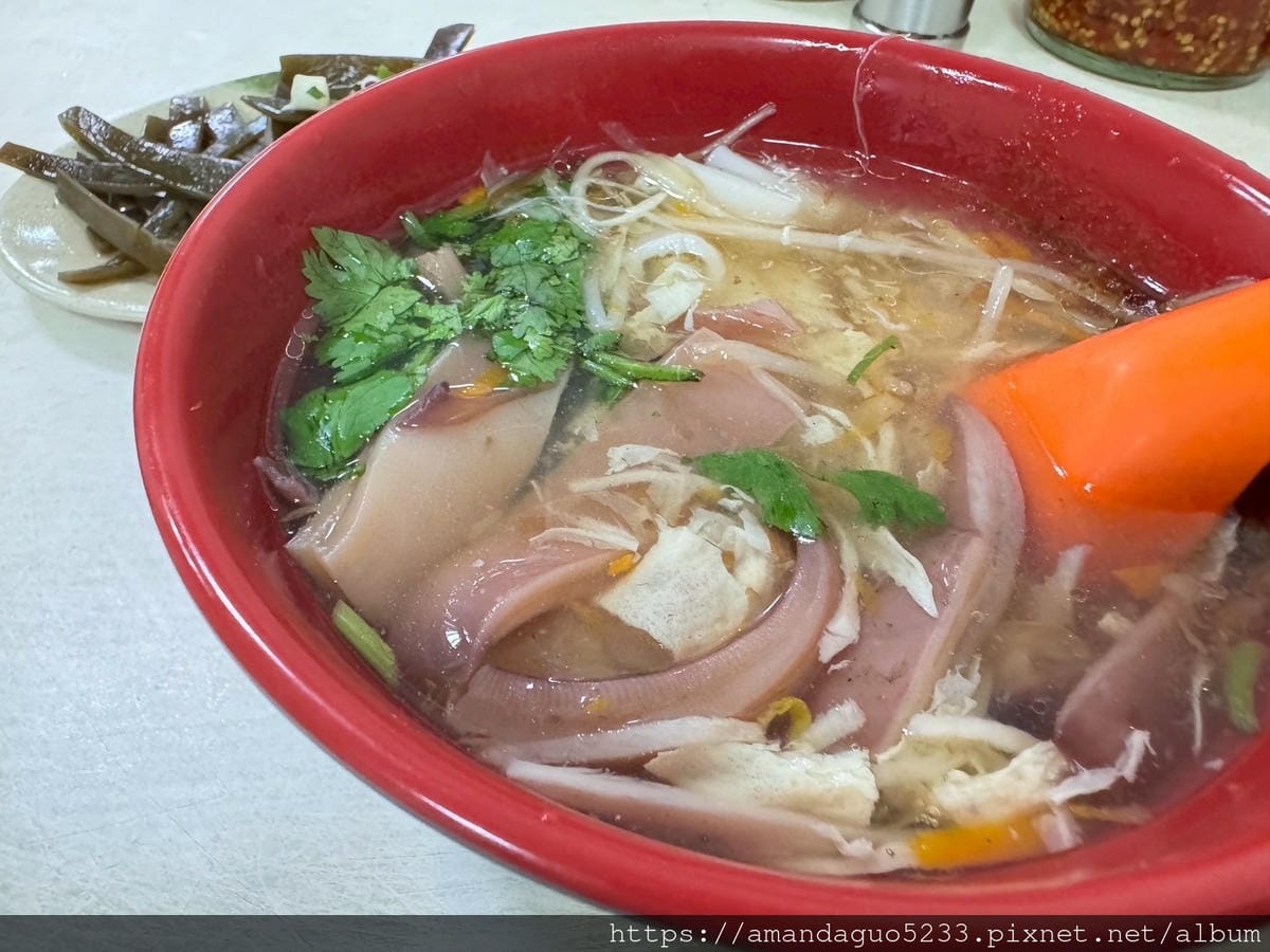 LINE_ALBUM_柴魚風味淡淡沙茶湯頭不錯 大量豆芽菜 生魷魚板條 量不多辣椒香 醬料不錯 海帶_250522_23 LINE_ALBUM_柴魚風味淡淡沙茶湯頭不錯 大量豆芽菜 生魷魚板條 量不多辣椒香 醬料不錯 海帶_250522_23