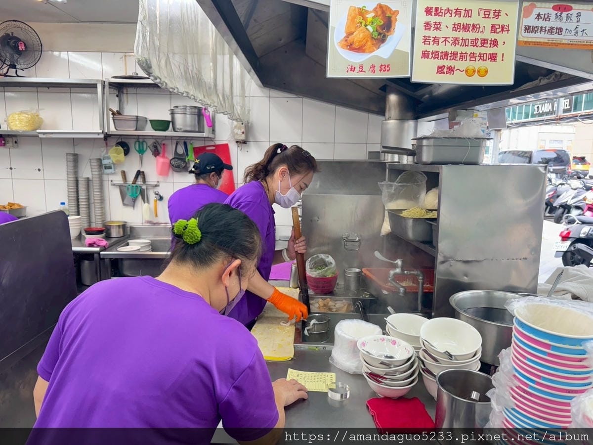 食記-台北市萬華區楊排骨酥麵西門町老字號古早味排骨酥麵