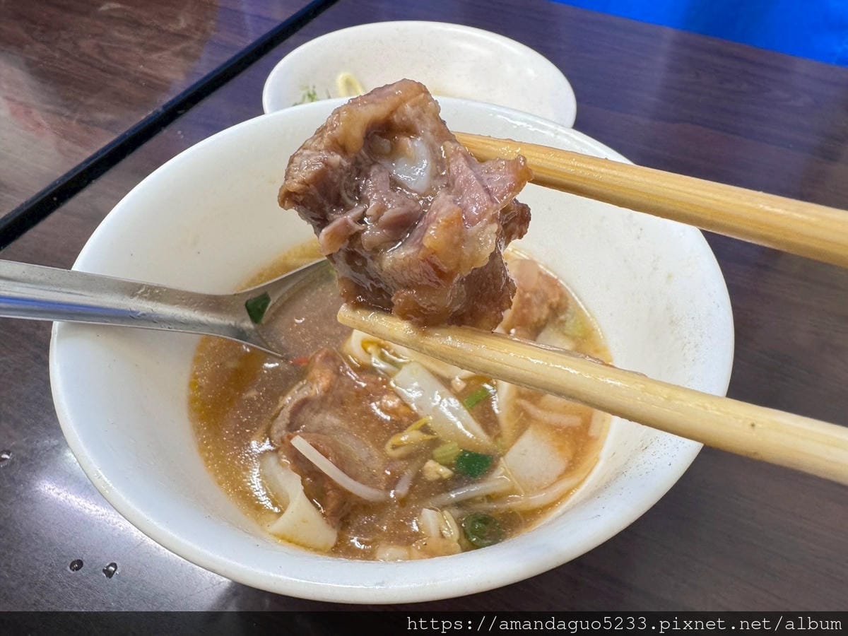 食記-台北市萬華區楊排骨酥麵西門町老字號古早味排骨酥麵