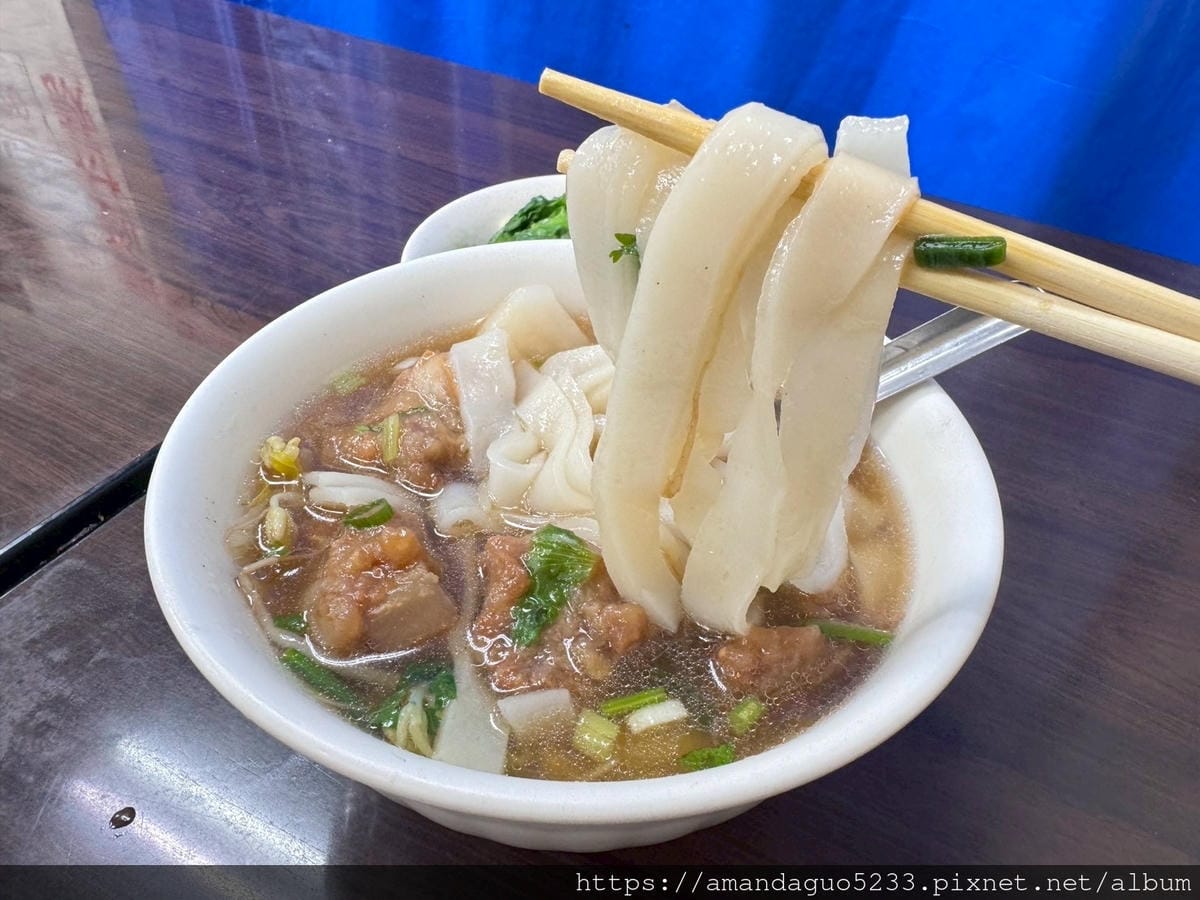 食記-台北市萬華區楊排骨酥麵西門町老字號古早味排骨酥麵