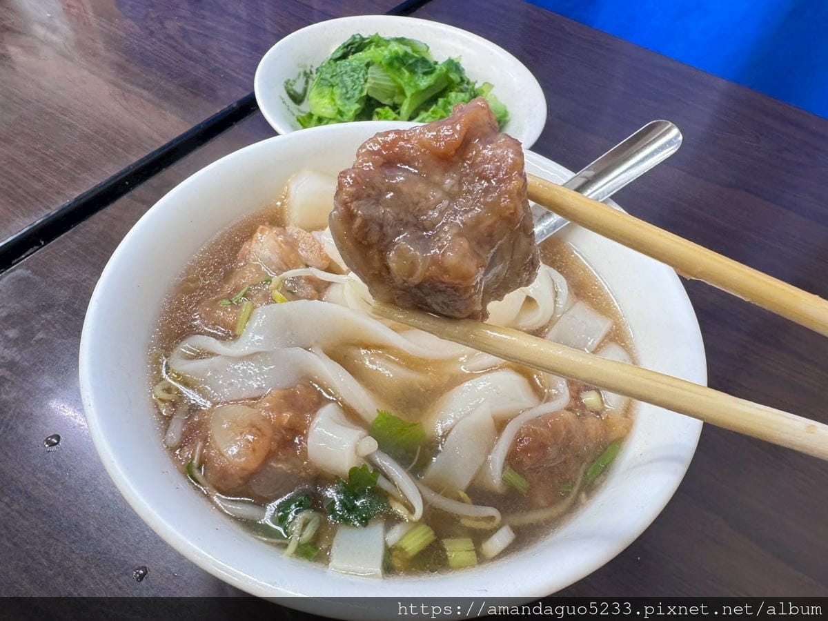 食記-台北市萬華區楊排骨酥麵西門町老字號古早味排骨酥麵