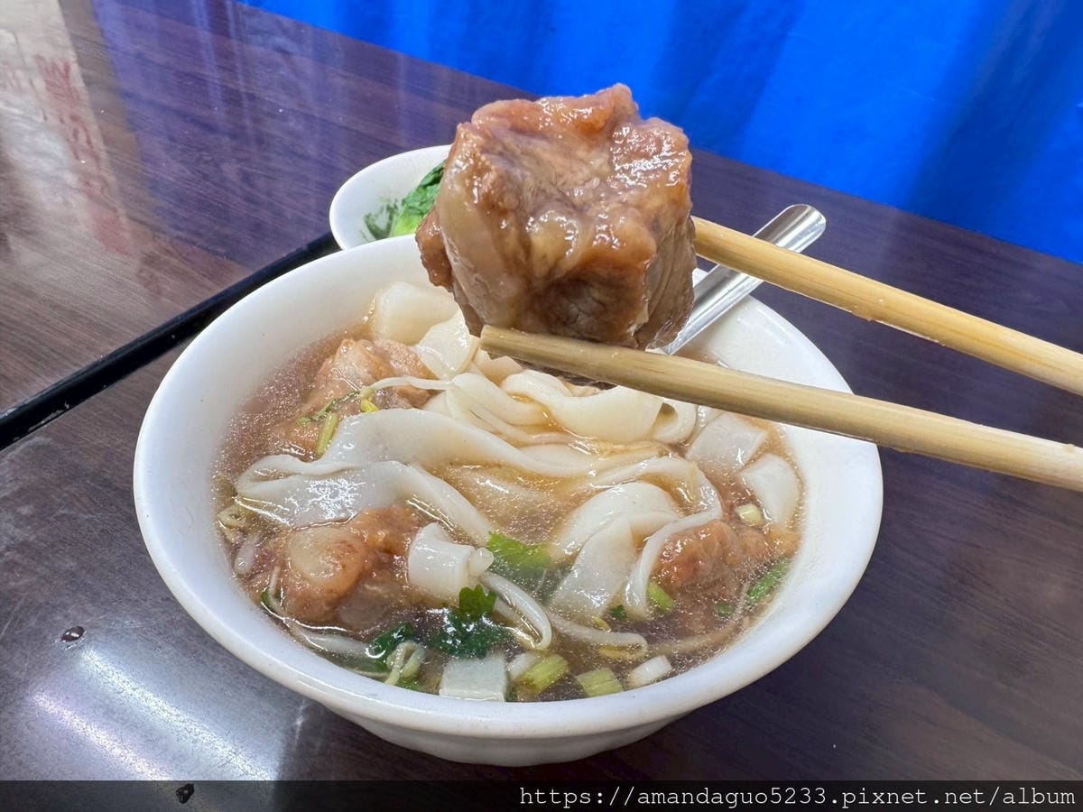 食記-台北市萬華區楊排骨酥麵西門町老字號古早味排骨酥麵