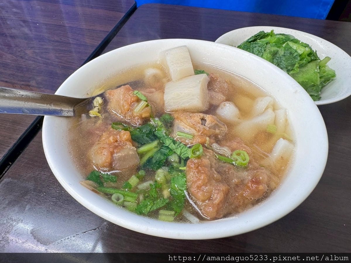 食記-台北市萬華區楊排骨酥麵西門町老字號古早味排骨酥麵
