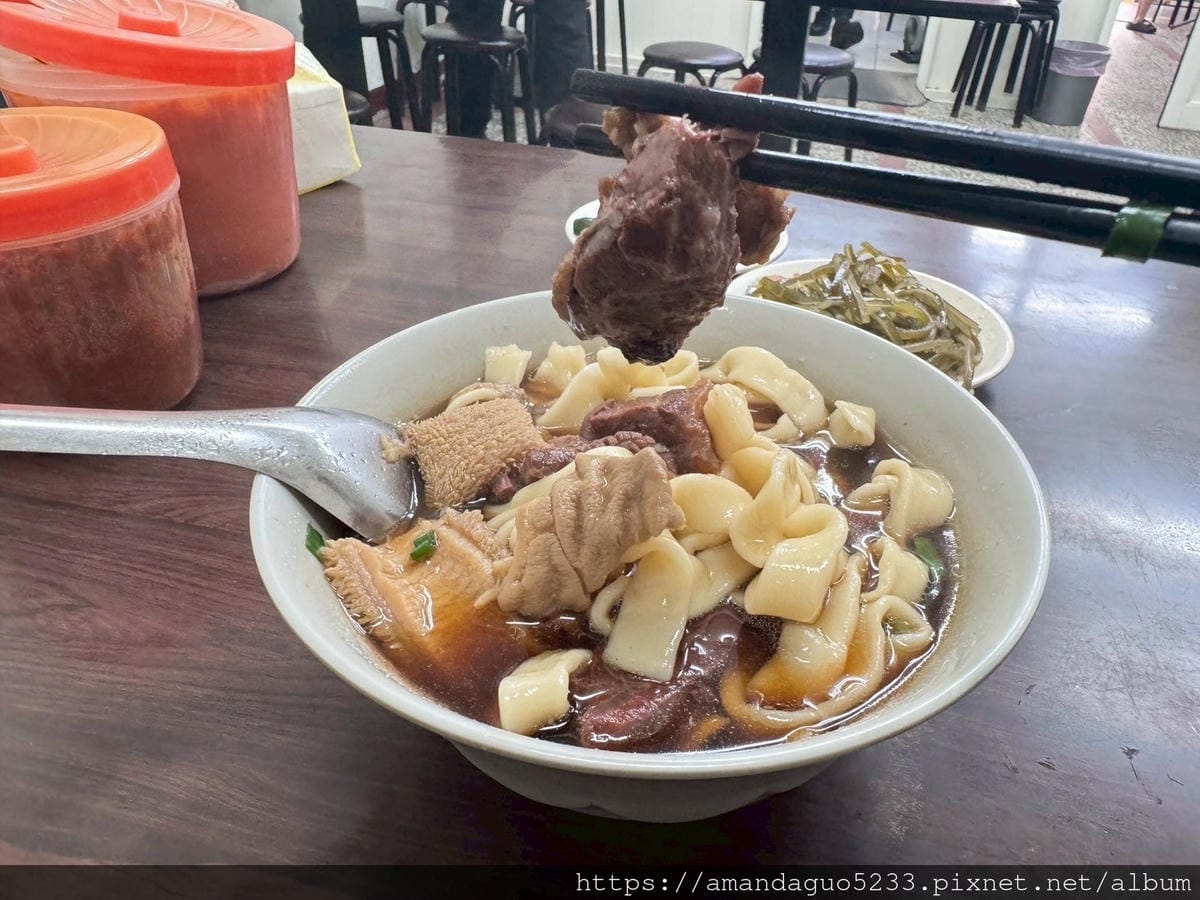 食記-台北市萬華區采宏牛肉麵24H無休百元牛肉麵店,平