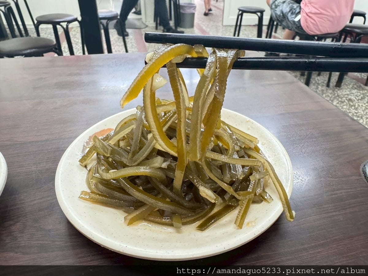 食記-台北市萬華區采宏牛肉麵24H無休百元牛肉麵店,平