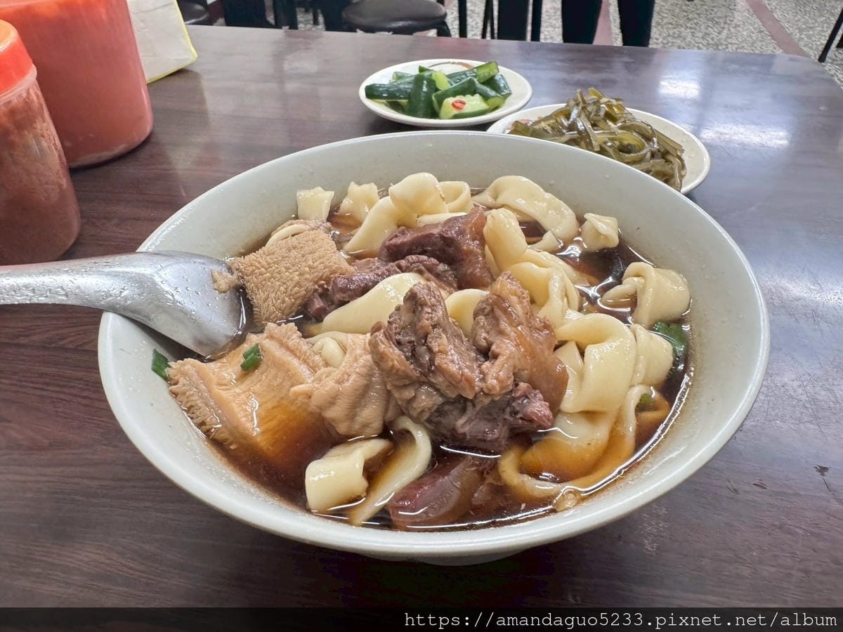食記-台北市萬華區采宏牛肉麵24H無休百元牛肉麵店,平