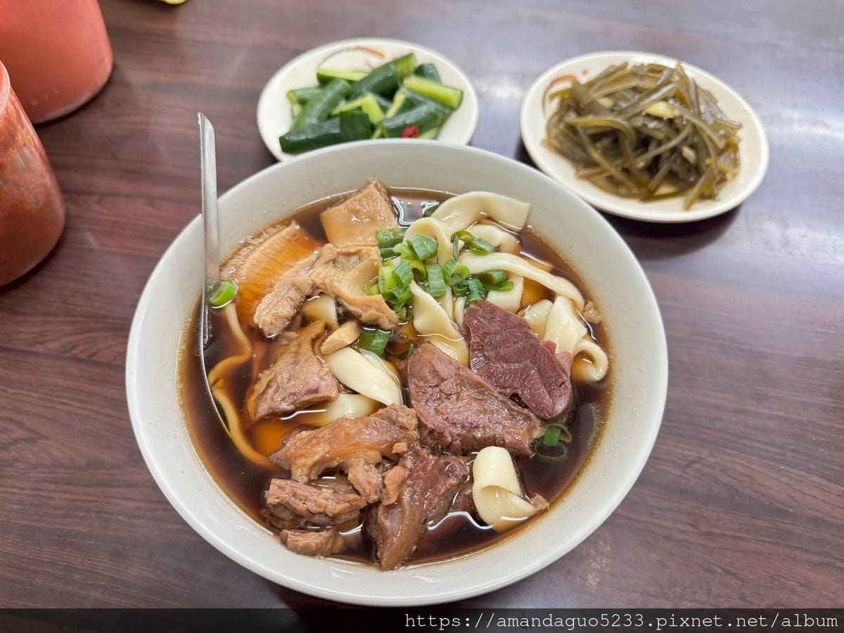 食記-台北市萬華區采宏牛肉麵24H無休百元牛肉麵店,平