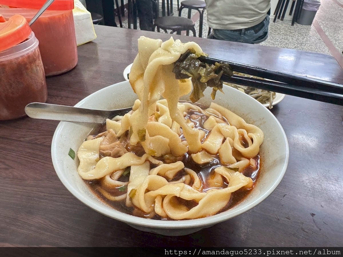食記-台北市萬華區采宏牛肉麵24H無休百元牛肉麵店,平