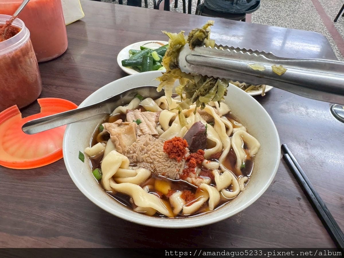 食記-台北市萬華區采宏牛肉麵24H無休百元牛肉麵店,平