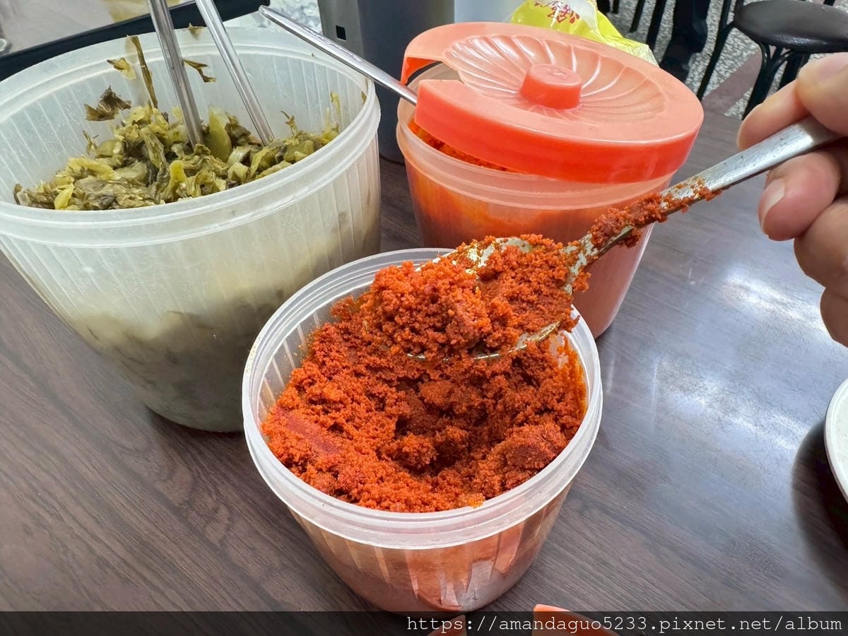 食記-台北市萬華區采宏牛肉麵24H無休百元牛肉麵店,平