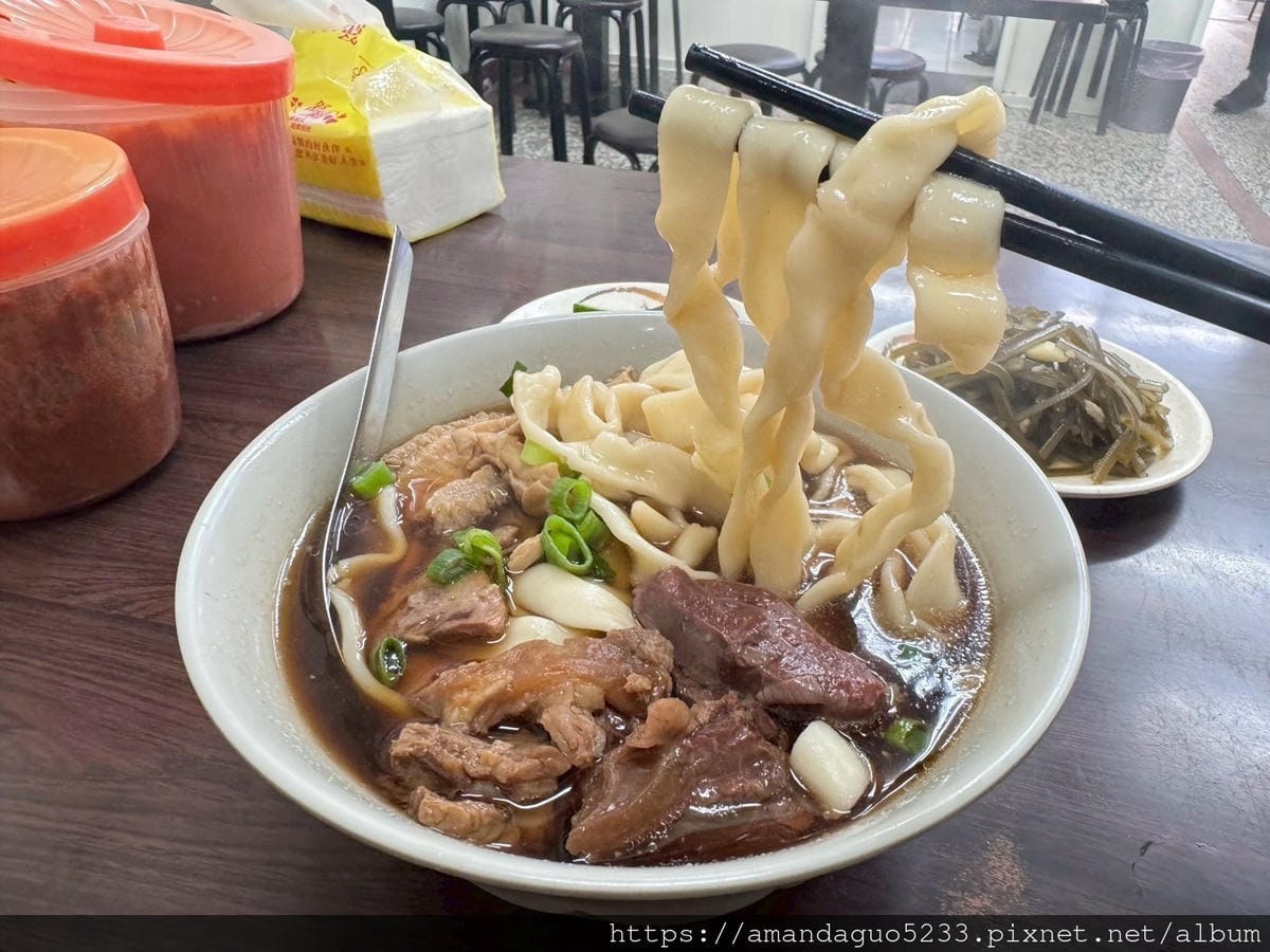 食記-台北市萬華區采宏牛肉麵24H無休百元牛肉麵店,平