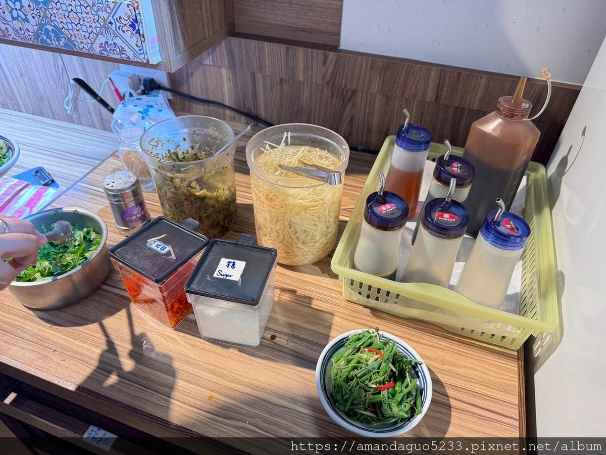 食記- 台北市大同區川畝園麵食館捷運雙連站人氣排隊名店