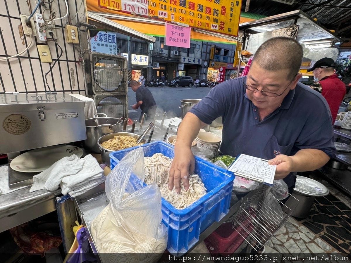 食記-台北市北投區蕭家牛肉麵明德站在地老店牛肉麵,紅燒