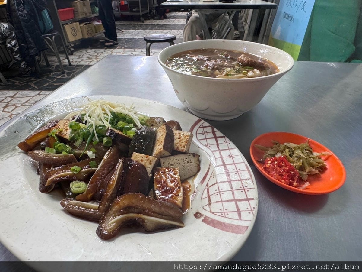 食記-台北市北投區蕭家牛肉麵明德站在地老店牛肉麵,紅燒