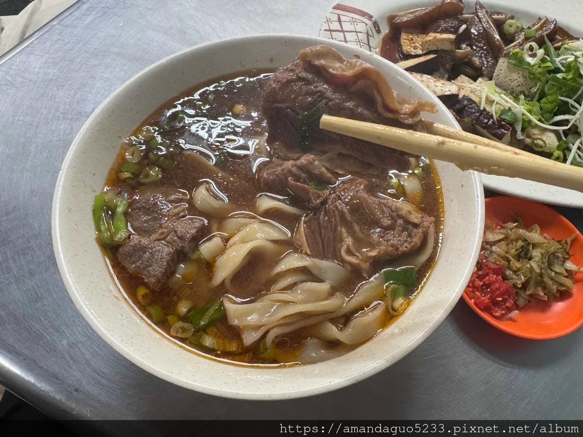 食記-台北市北投區蕭家牛肉麵明德站在地老店牛肉麵,紅燒