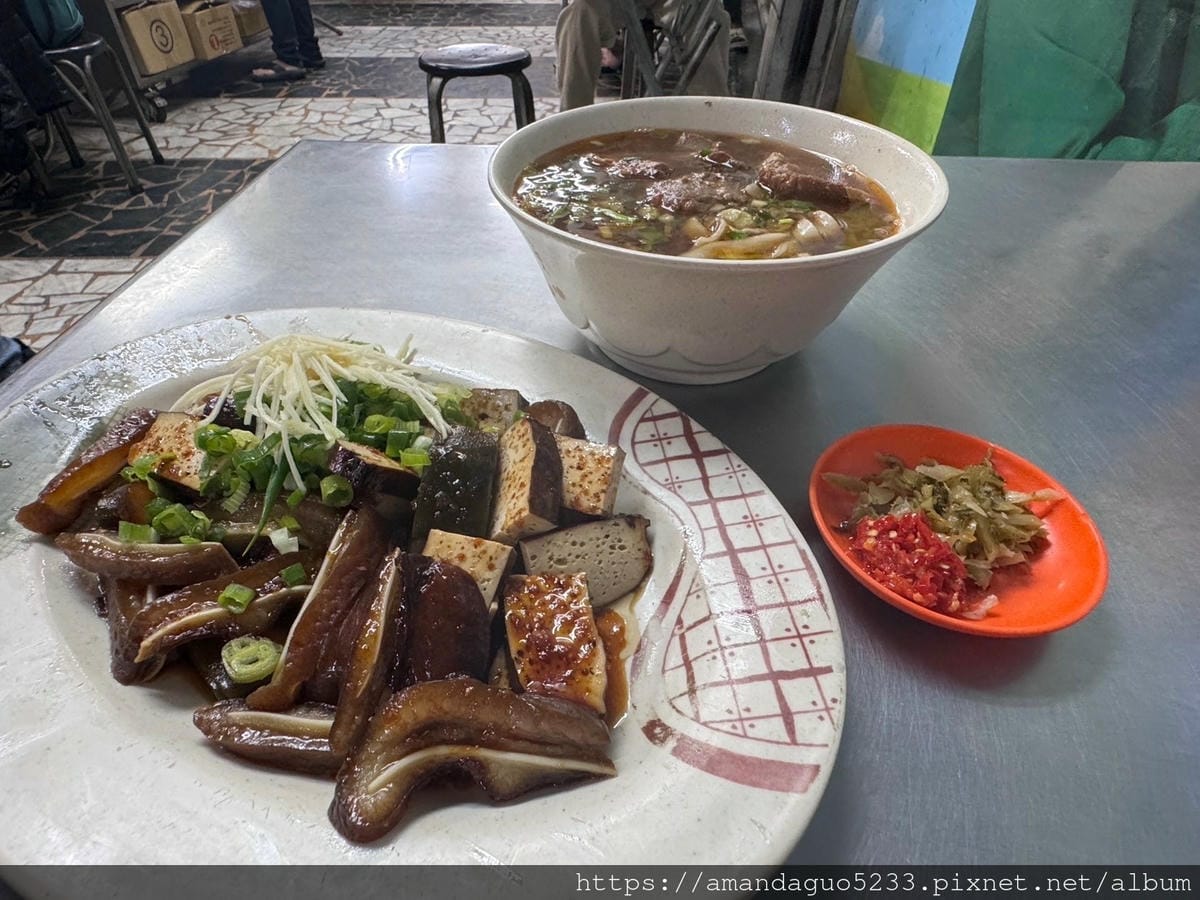 食記-台北市北投區蕭家牛肉麵明德站在地老店牛肉麵,紅燒