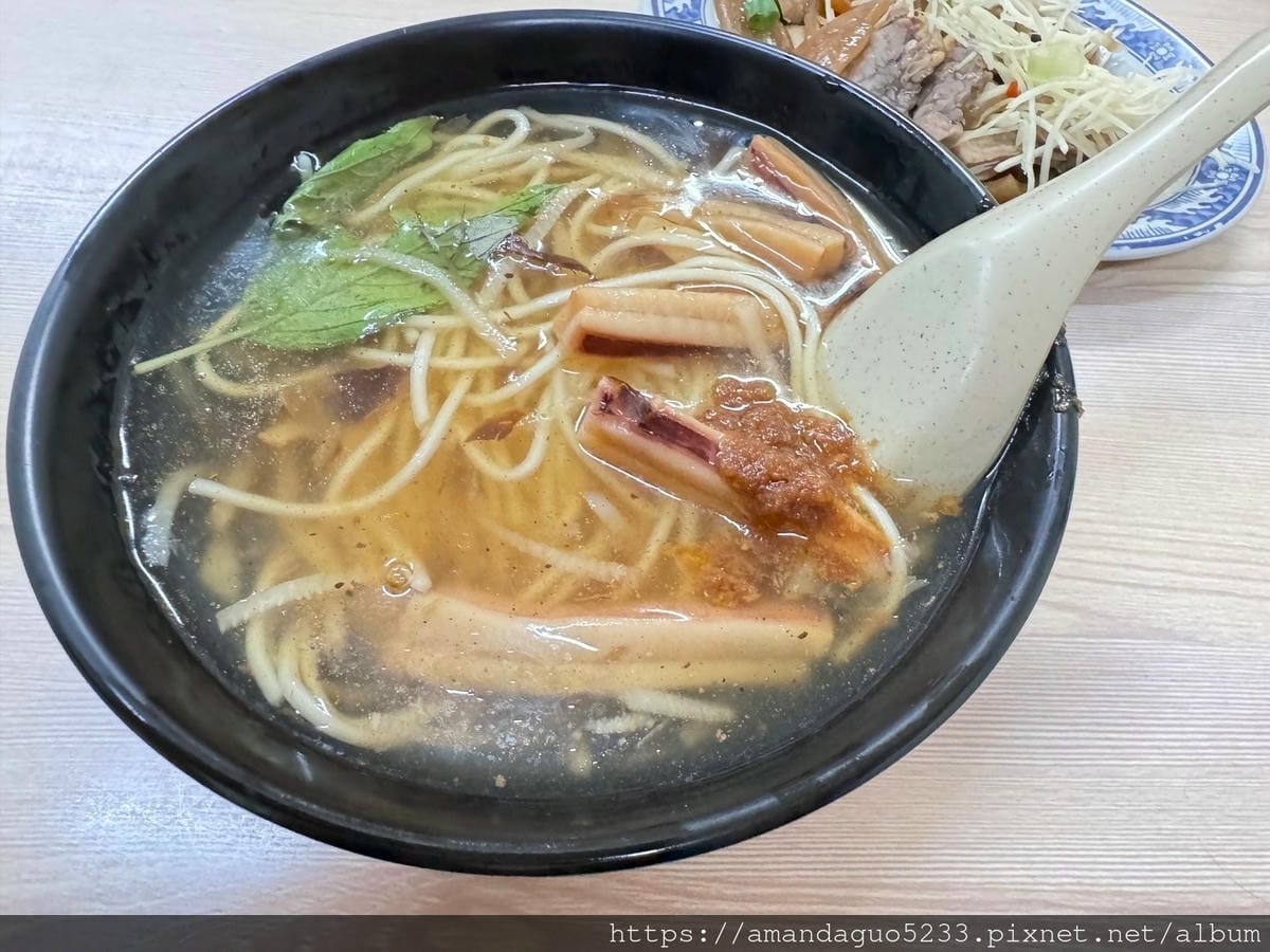 食記- 台北市中山區正原担魷魚羹蚵仔煎中山站巷弄內小吃