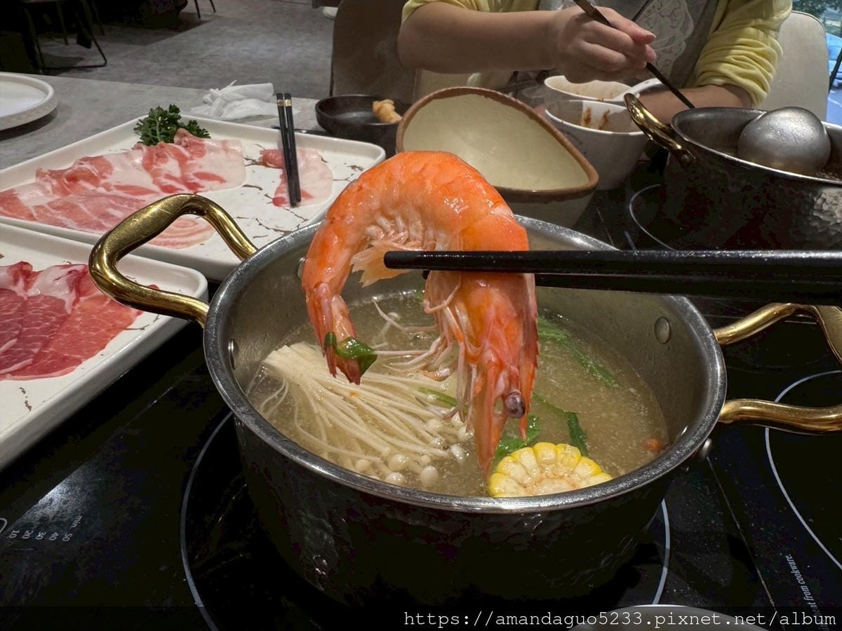 食記-桃園市桃園區老吳商行(原玖圍鍋物)藝文特區個人鍋 食記-桃園市桃園區老吳商行(原玖圍鍋物)藝文特區個人鍋
