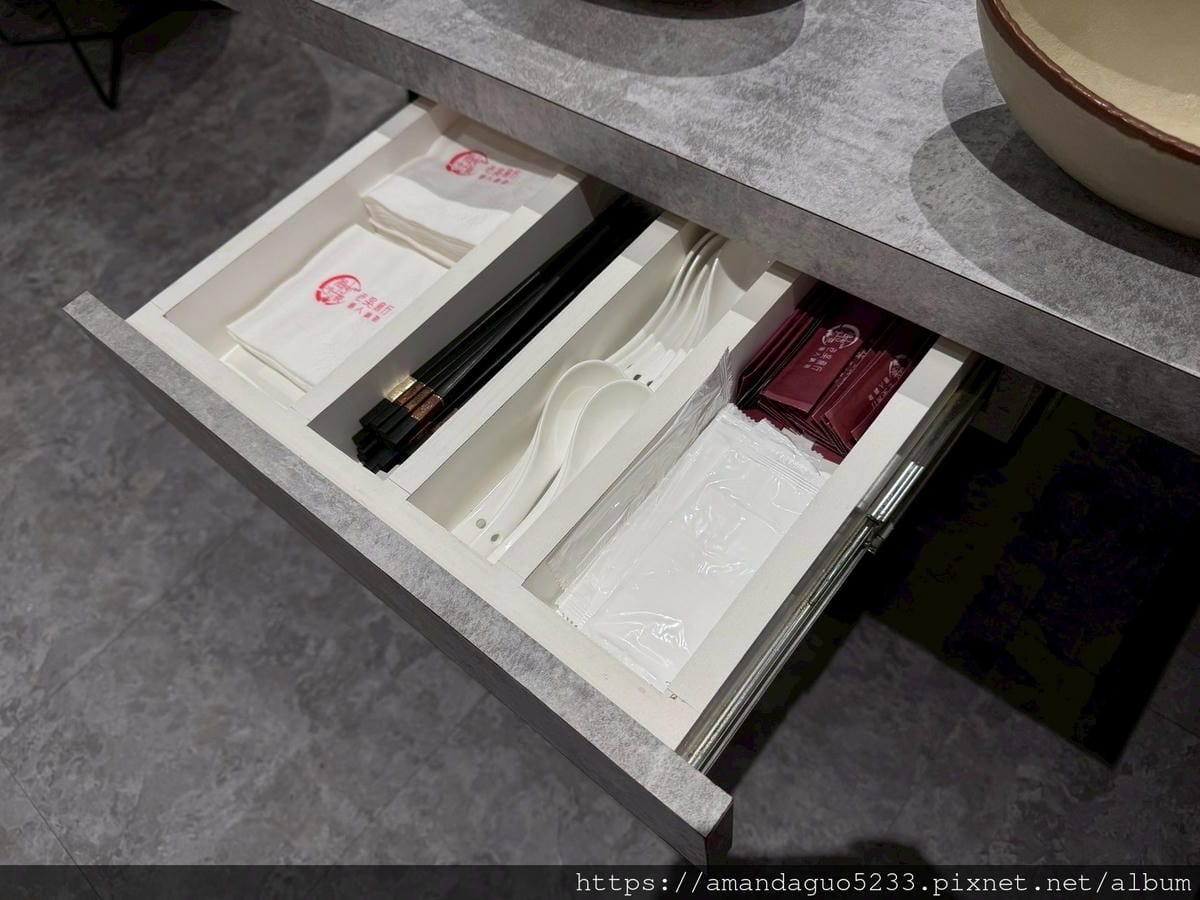 食記-桃園市桃園區老吳商行(原玖圍鍋物)藝文特區個人鍋 食記-桃園市桃園區老吳商行(原玖圍鍋物)藝文特區個人鍋