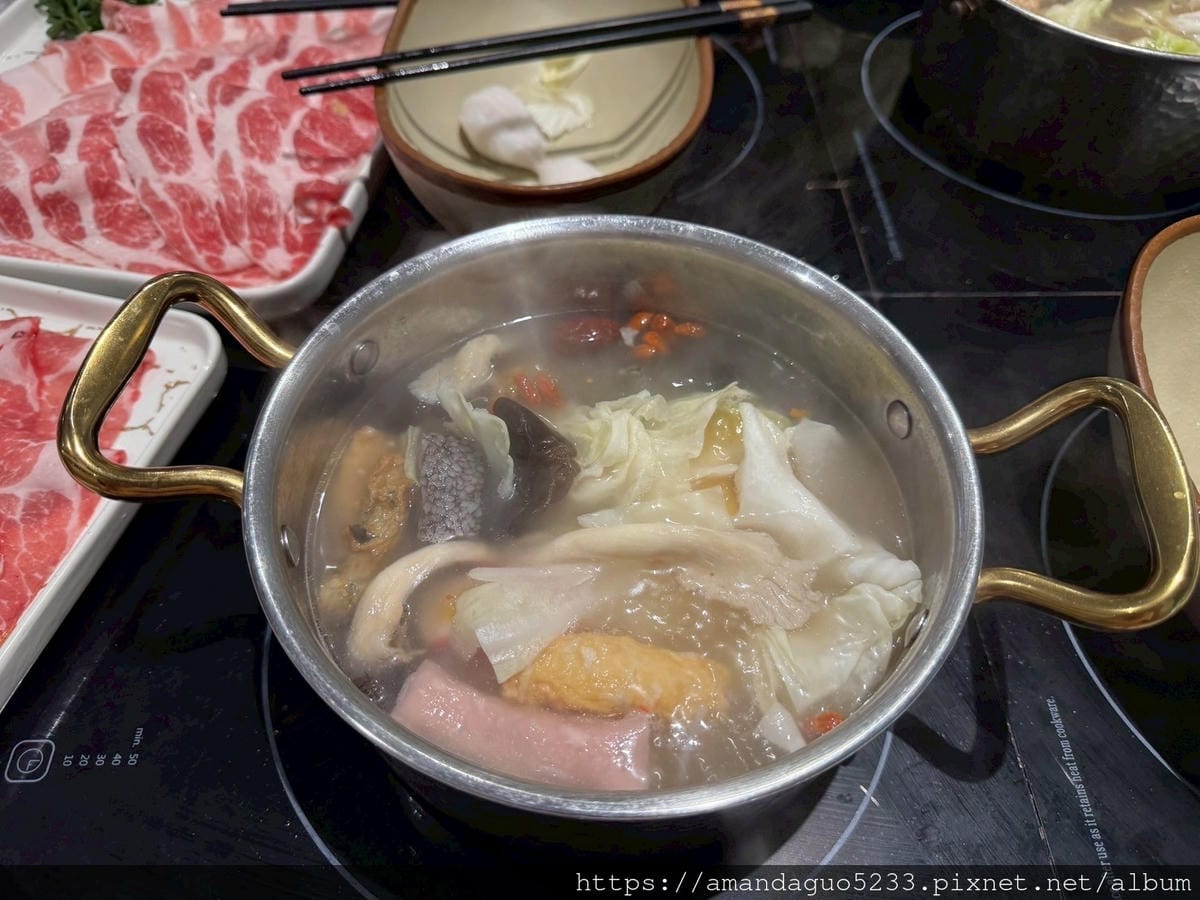 食記-桃園市桃園區老吳商行(原玖圍鍋物)藝文特區個人鍋 食記-桃園市桃園區老吳商行(原玖圍鍋物)藝文特區個人鍋