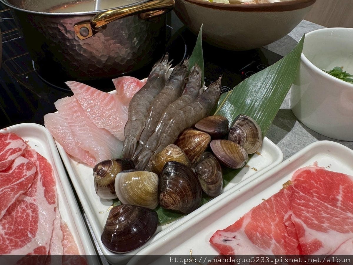 食記-桃園市桃園區老吳商行(原玖圍鍋物)藝文特區個人鍋 食記-桃園市桃園區老吳商行(原玖圍鍋物)藝文特區個人鍋