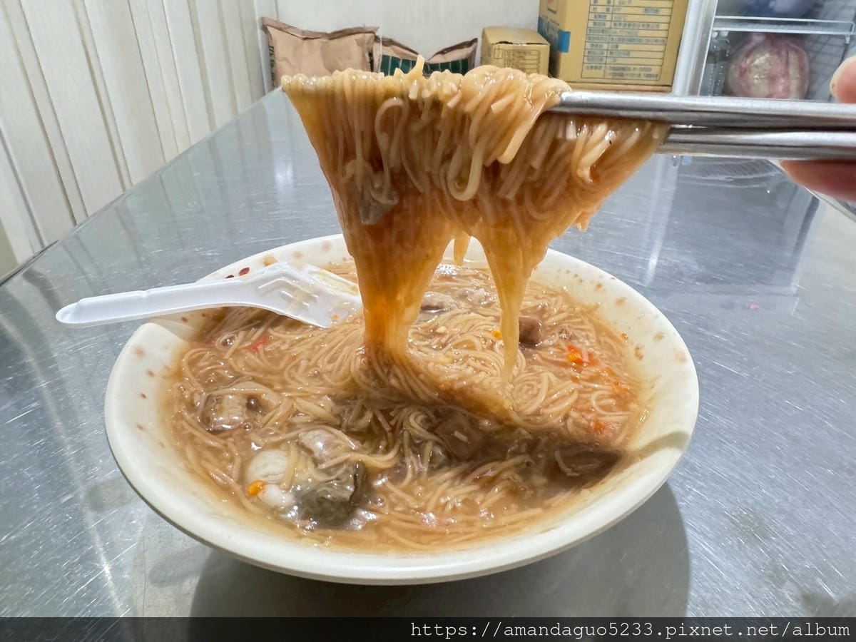 食記-新北市三重區三重佰萬蚵仔麵線菜寮站巷弄人氣麵線,