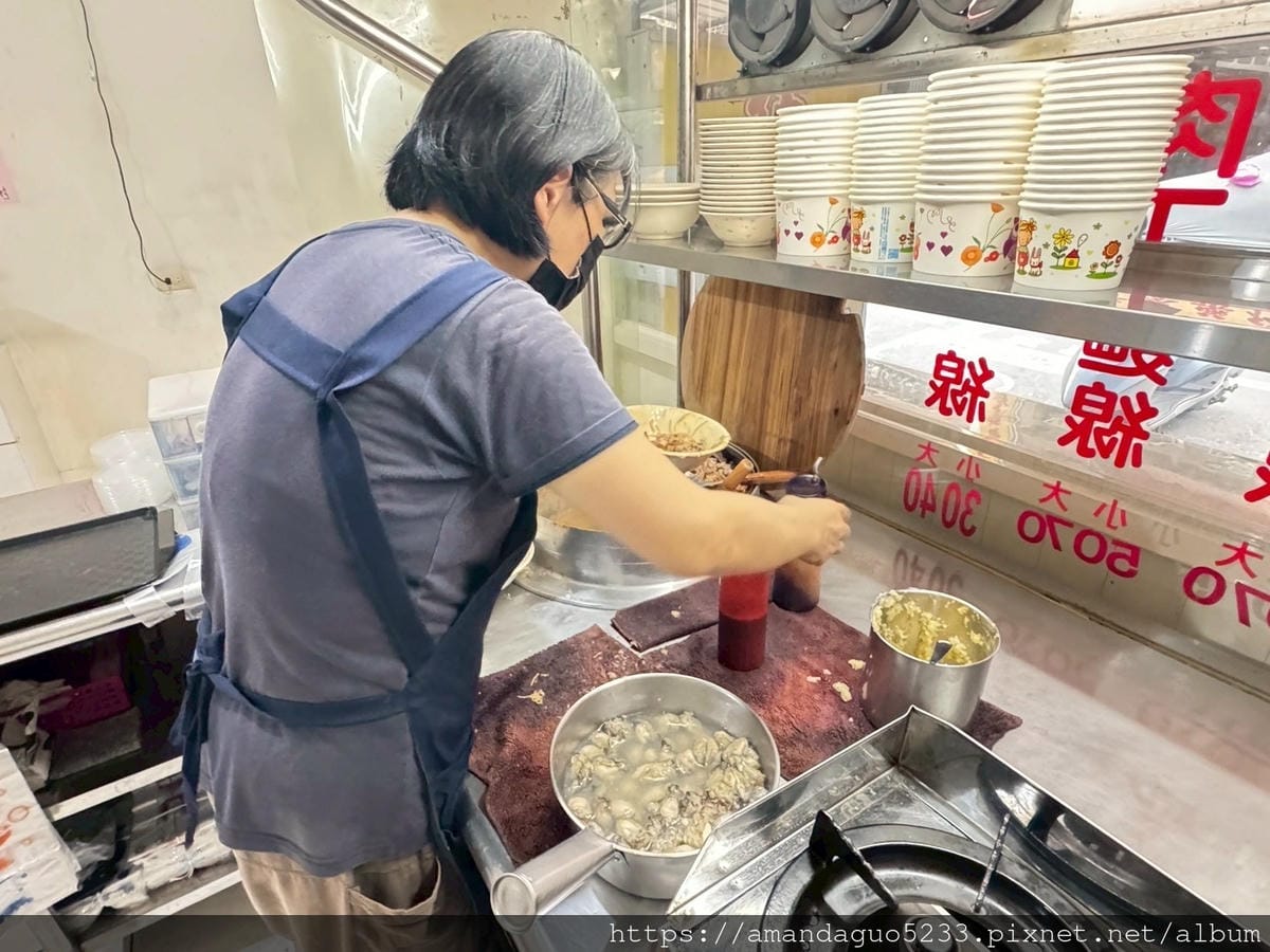 食記-新北市三重區三重佰萬蚵仔麵線菜寮站巷弄人氣麵線,