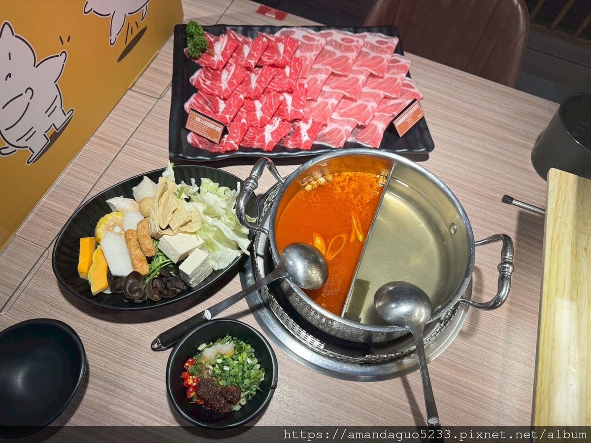 食記-台北市萬華區肉之間大盤肉幸福鍋物(西門成都店)一 食記-台北市萬華區肉之間大盤肉幸福鍋物(西門成都店)一