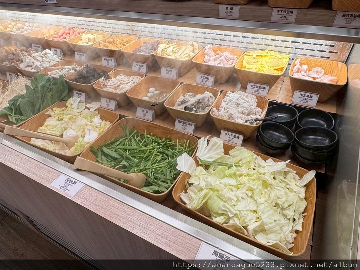 食記-台北市萬華區肉之間大盤肉幸福鍋物(西門成都店)一 食記-台北市萬華區肉之間大盤肉幸福鍋物(西門成都店)一