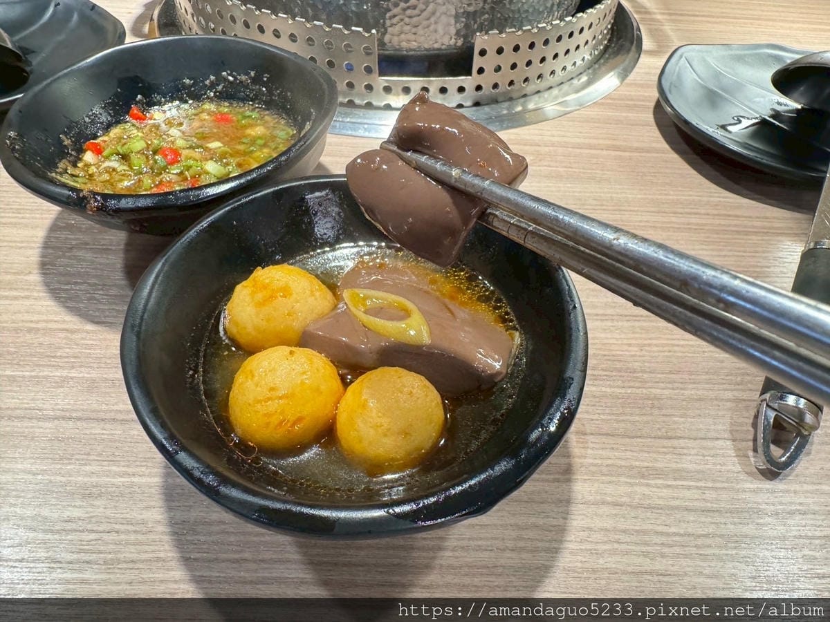 食記-台北市萬華區肉之間大盤肉幸福鍋物(西門成都店)一 食記-台北市萬華區肉之間大盤肉幸福鍋物(西門成都店)一
