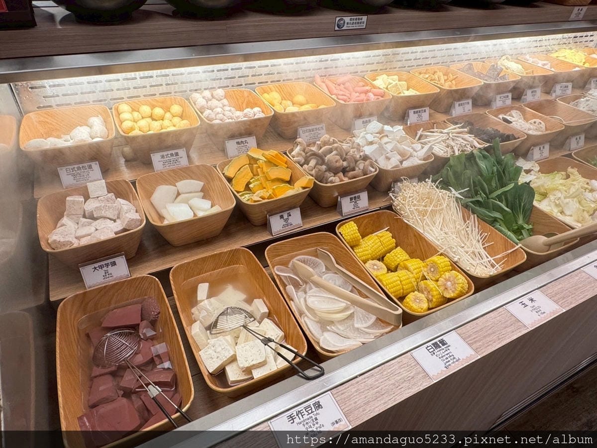 食記-台北市萬華區肉之間大盤肉幸福鍋物(西門成都店)一 食記-台北市萬華區肉之間大盤肉幸福鍋物(西門成都店)一