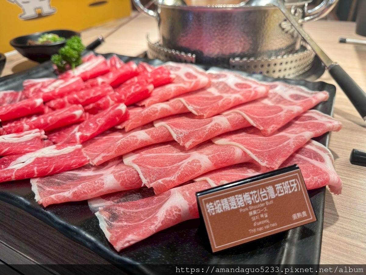 食記-台北市萬華區肉之間大盤肉幸福鍋物(西門成都店)一 食記-台北市萬華區肉之間大盤肉幸福鍋物(西門成都店)一