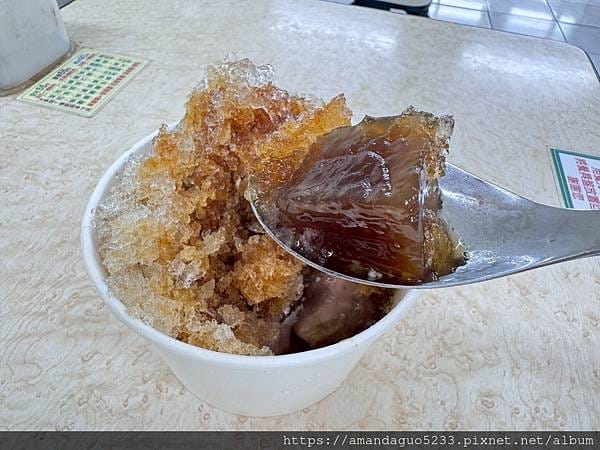 食記-台北市中山區 阿鴻豆花招牌豆花入口綿密順滑,搭配 食記-台北市中山區 阿鴻豆花招牌豆花入口綿密順滑,搭配