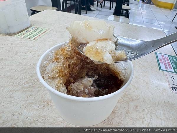 食記-台北市中山區 阿鴻豆花招牌豆花入口綿密順滑,搭配 食記-台北市中山區 阿鴻豆花招牌豆花入口綿密順滑,搭配