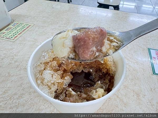 食記-台北市中山區 阿鴻豆花招牌豆花入口綿密順滑,搭配 食記-台北市中山區 阿鴻豆花招牌豆花入口綿密順滑,搭配
