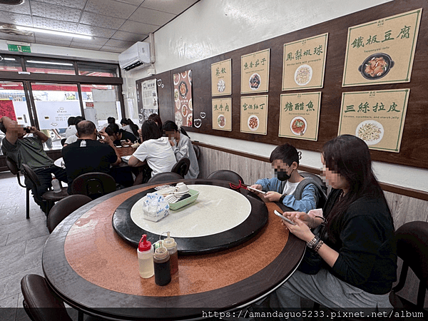 食記-台東縣台東市南北餃子館台東人氣大顆蒸餃,內餡飽滿