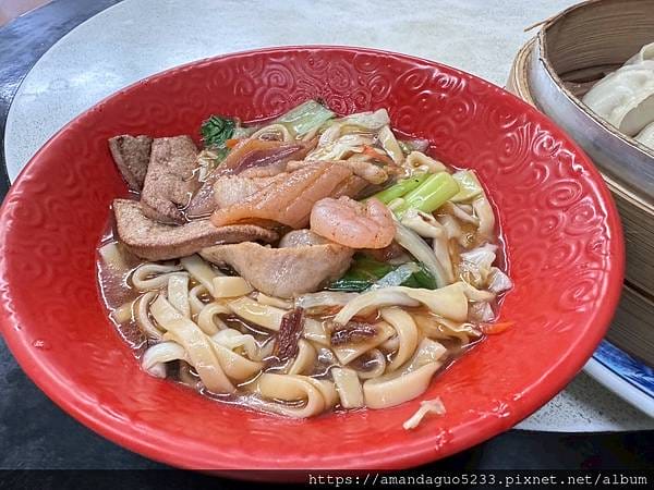 食記-台東縣台東市南北餃子館台東人氣大顆蒸餃,內餡飽滿