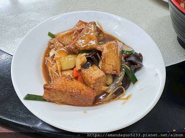 食記-台東縣台東市南北餃子館台東人氣大顆蒸餃,內餡飽滿