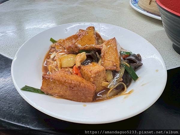 食記-台東縣台東市南北餃子館台東人氣大顆蒸餃,內餡飽滿