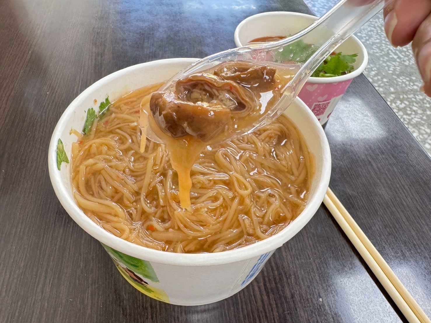 |食記-新北市蘆洲區|吳興蚵仔大腸麵線(蘆洲空大店)|蘆洲空大美味麵線店,大腸鹹香蚵仔鮮甜必來一碗,肉圓與甜不辣也各有支持者喔~ - 第18張圖 |食記-新北市蘆洲區|吳興蚵仔大腸麵線(蘆洲空大店)|蘆洲空大美味麵線店,大腸鹹香蚵仔鮮甜必來一碗,肉圓與甜不辣也各有支持者喔~