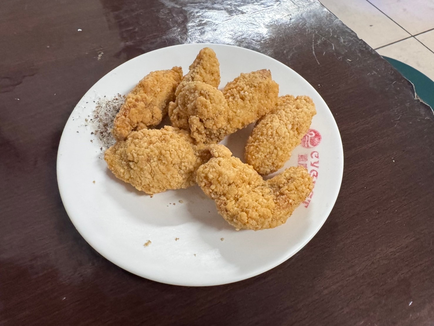 ｜食記-屏東縣屏東市｜洪家𩵚魠魚羹魷魚羹蝦仁羹｜屏東在地羹類小吃，白菜熬煮湯頭清甜台南風味，三種羹類各有特色都美味~